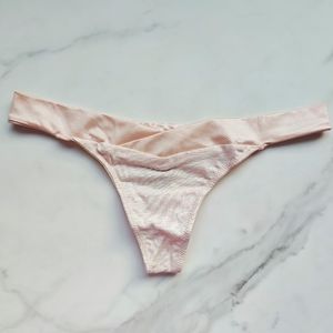 NWT SOMA TELLTALE THE DREAMER THONG PANTY IN HTHR FIRST BLUSH SIZE SMALL